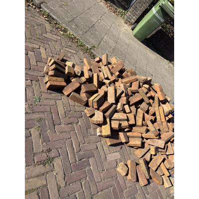 Rode klinkers getrommeld 