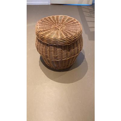 Ronde rieten mand met deksel