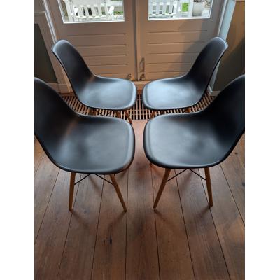 4 eetkamerstoelen 