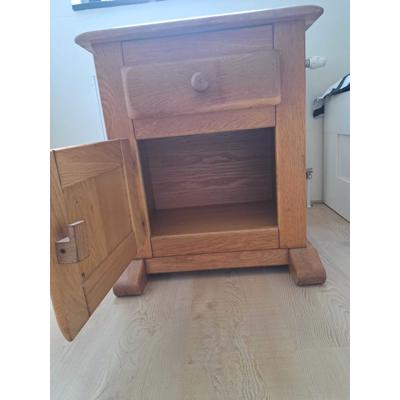Houten nachtkastje