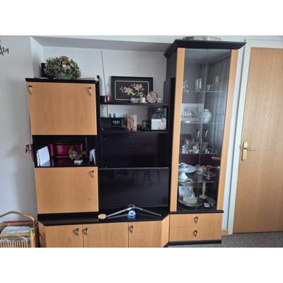 Wandmeubel met vitrinekast