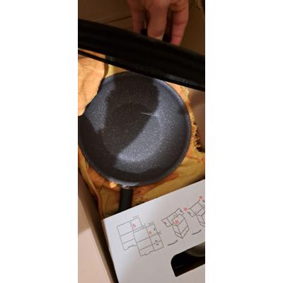 Snelkookpan, pannekoekenpan, hapjespan (allemaal voor gasfornhuis), waterkoker en vlamverdeler 