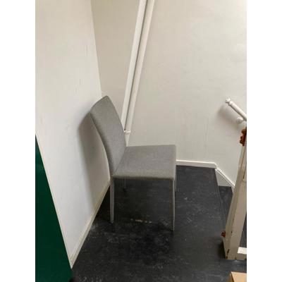 Eetkamer stoelen grijs bekleed