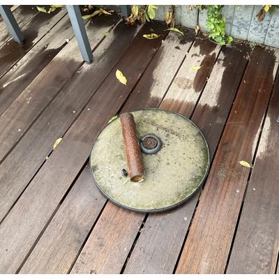 Zware Parasolvoet 50cm doorsnee standaard is afgebroken 😔