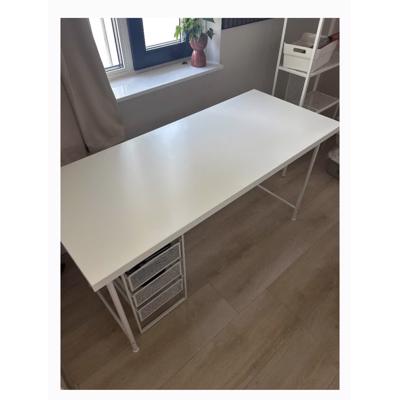 Ikea bureau 140x60 cm met open kastje