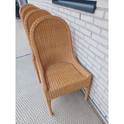 4 rieten stoelen