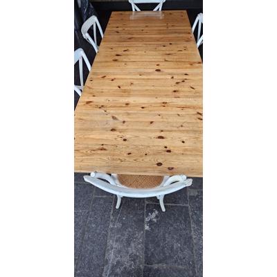 Eettafel met zes stoelen