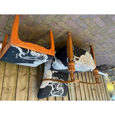 Jaren vijftig stoel met bijbehorend krukje