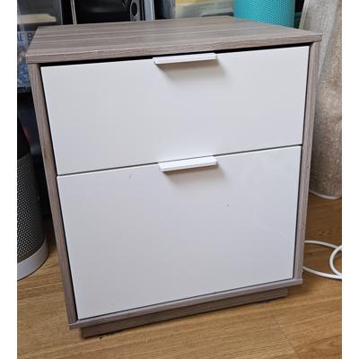 Ikea nachtkastje met 2 lades