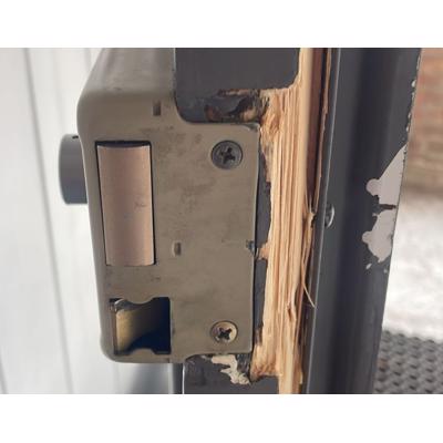 Remove Broken Key in Lock – Locksmith Slotenmaker Lorenzo