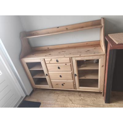 Dressoir van hout 