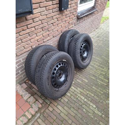 Winterbanden op stalen velgen tiguan 5x112