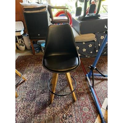 4 Barkrukken, hout/kunststof
