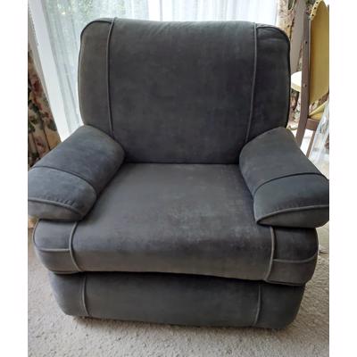 2 relaxfauteuils met uitklapbaar voetendeel