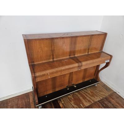 Goede gebruikte piano onlangs gestemd 