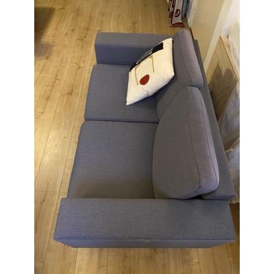 Grijze tweezits bank