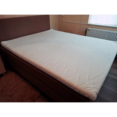 Schone topper 2m x 1.60m - 2 jaar op geslapen