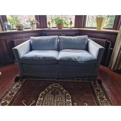 Mooie twee zitter aangeboden 