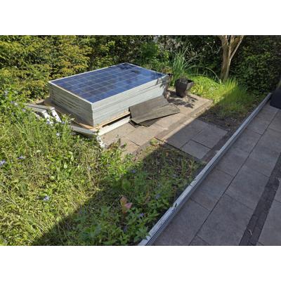 8 zonnepanelen en omvormer
