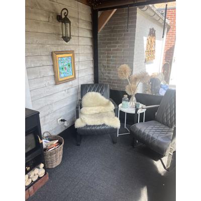 Twee loungestoelen