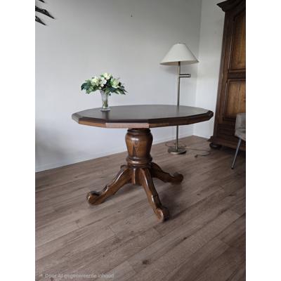 Ronde, eiken eettafel