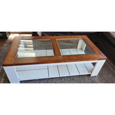 Hele mooie salontafel gratis