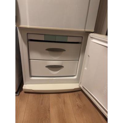 Koel- vriescombinatie / koelkast en vriezer