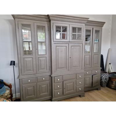 wandkast met veel opbergruimte