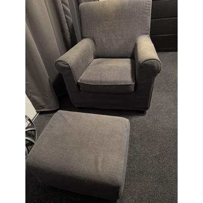 Gratis af te halen: fauteuil met voetenbankje 