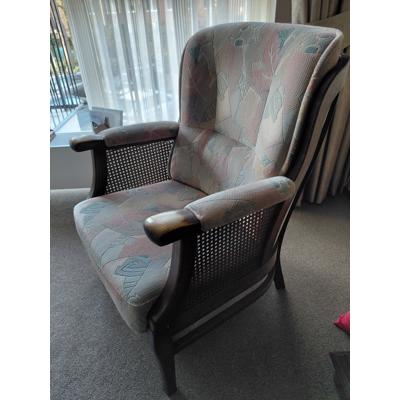 Prachtige stoeltjes, onbeschadigd 