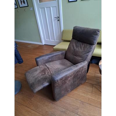 Twee fijne leren relaxstoelen