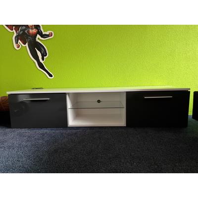 Dressoir zo goed als nieuwe