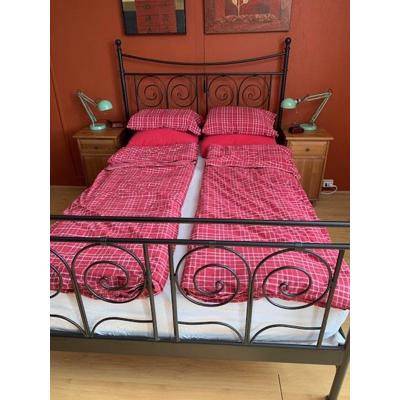 Zwart spijlen bed 140 x 200 