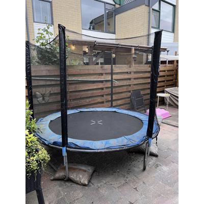 Trampoline zoekt nieuwe tuin