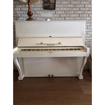 Witte B. Adams piano