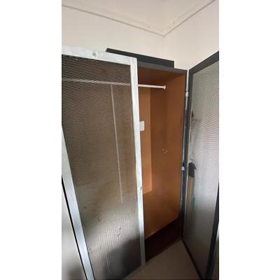 Kleding kast met deur 