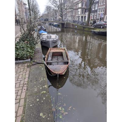 Stalen bootje "Heintjeslik" (5 pers.; 3,8 x 1,4m)