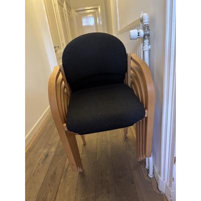 Stoelen met stoffe zitting (gratis!) 