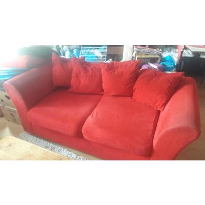 Leuk rood twee-zits bankje