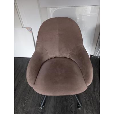 Vier eetkamerstoelen