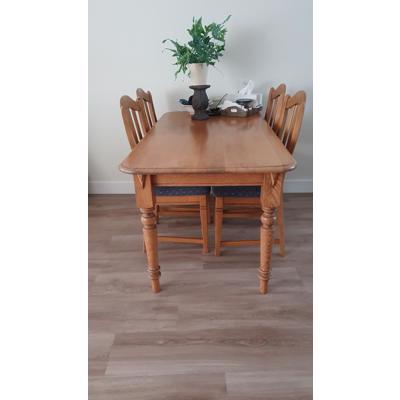 Eettafel voor 4 personen