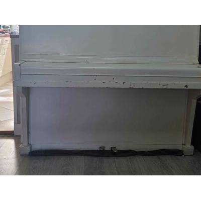 Gratis af te halen: Duitse piano Robert Luedtke (Berlin-Spandau)