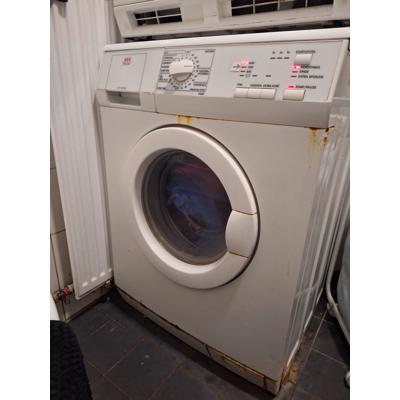 Wasmachine werkt goed! Roest aan buitenkant 