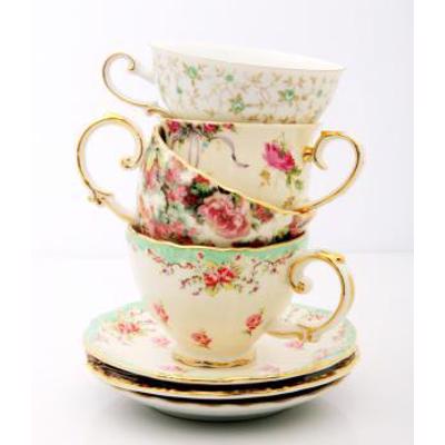 Gezocht oma&#x27;s kopjes en servies