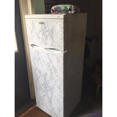 Koelkast hoog met diepvriesvak