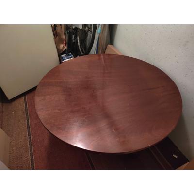 Mooie ronde tafel in Utrecht