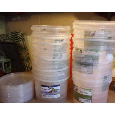 Gratis Plastic Emmers