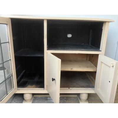 Houten kastje / dressoir 