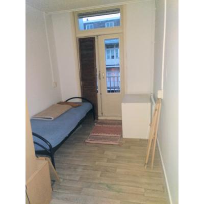 1- persoons donker grijs stalen Auping bed. Matras (maat) 80 cm breed x 195