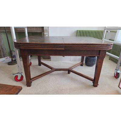 Antieke uitschuiftafel